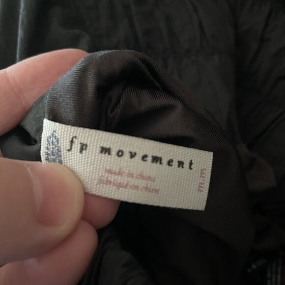 FP Movement Women M Black Smocked High-Rise Lined The Way Home Running Shorts - Picture 9 of 11